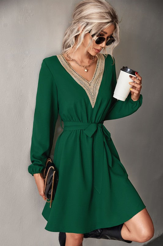 Long Sleeve V Neck Mid Dress in Green