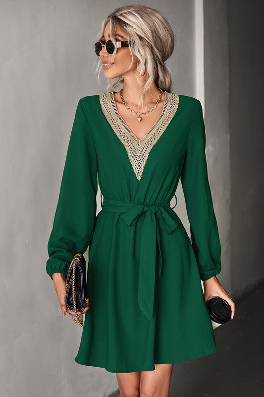 Long Sleeve V Neck Mid Dress in Green