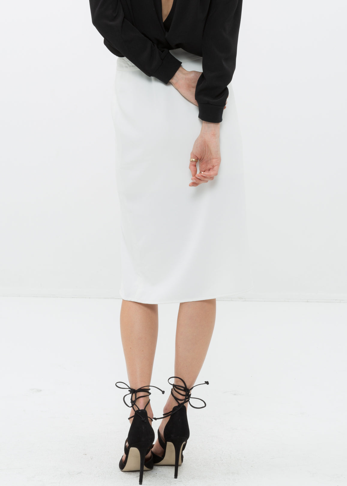 Zip Up Slit Hem Midi Skirt in Ivory